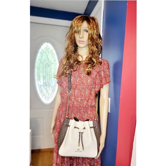 🔥SOLD🔥🌺Michael Kors🌺 POEBE Optic White MD Bucket Messenger Leather & Wallet - Picture 16 of 16